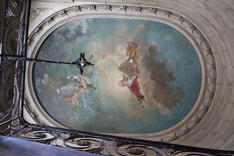 Intérieur : vue d'ensemble du plafond de la cage d'escalier. © Région Bourgogne-Franche-Comté, Inventaire du Patrimoine