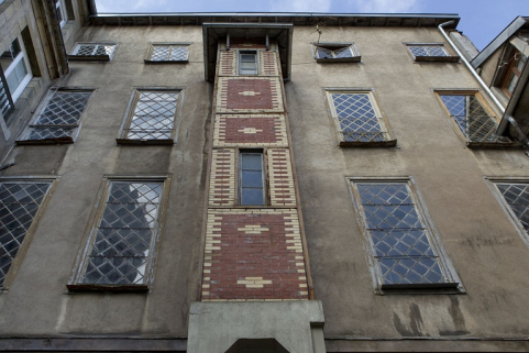 Vue d'ensemble de l'aile de l'escalier en fond de cour. © Région Bourgogne-Franche-Comté, Inventaire du Patrimoine