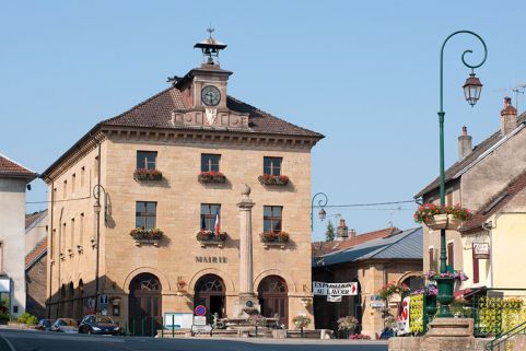 Vue générale de trois quart rapprochée. © Région Bourgogne-Franche-Comté, Inventaire du patrimoine