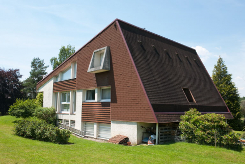 Façade postérieure vue de trois-quarts droit. © Région Bourgogne-Franche-Comté, Inventaire du patrimoine