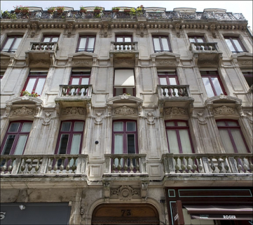 Façade sur rue : détail du premier au troisième étage. © Région Bourgogne-Franche-Comté, Inventaire du Patrimoine