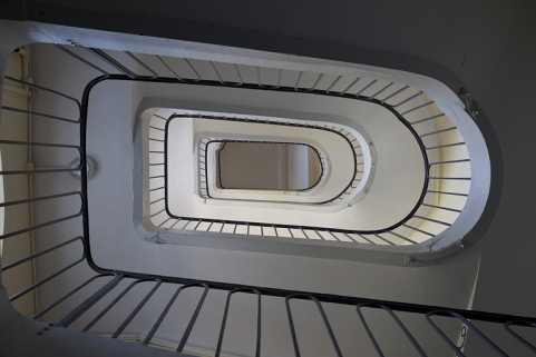 Deuxième cour, à droite : détail de l'escalier du deuxième logis secondaire. © Région Bourgogne-Franche-Comté, Inventaire du Patrimoine