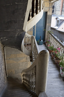Détail de l'intérieur de l'escalier à cage ouverte gauche. © Région Bourgogne-Franche-Comté, Inventaire du Patrimoine