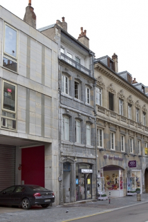 Vue d'ensemble depuis la rue de trois quarts gauche. © Région Bourgogne-Franche-Comté, Inventaire du Patrimoine