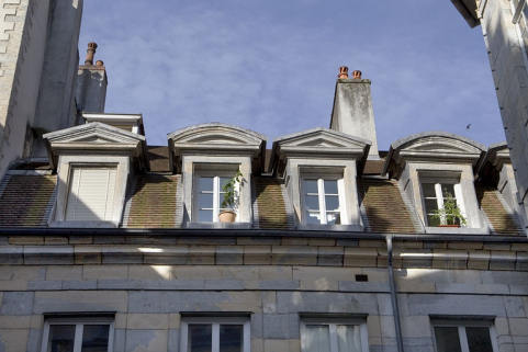 Premier logis secondaire : détail des lucarnes sur la première cour. © Région Bourgogne-Franche-Comté, Inventaire du Patrimoine