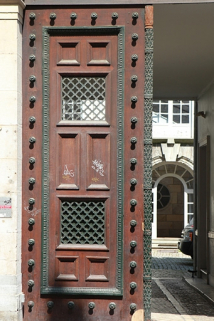 Détail d'un vantail du portail d'entrée. © Région Bourgogne-Franche-Comté, Inventaire du Patrimoine