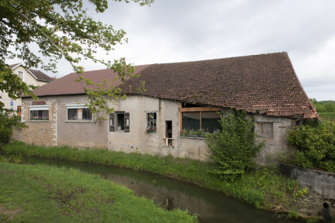 Vue de la scierie le long du Drigeon. © Région Bourgogne-Franche-Comté, Inventaire du patrimoine