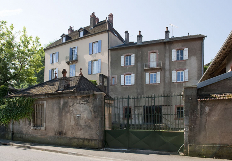 Vue d'ensemble de la demeure et de la maison de négociant Bichet rue du Vieux Moulin. © Région Bourgogne-Franche-Comté, Inventaire du patrimoine