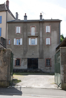 Façade antérieure sur cour, du côté de la rue du Vieux Moulin. © Région Bourgogne-Franche-Comté, Inventaire du patrimoine