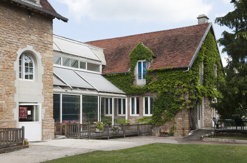 Bâtiment (G) relié au bâtiment (A) par une galerie vitrée. © Région Bourgogne-Franche-Comté, Inventaire du patrimoine