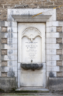 Bâtiment (E), plaque commémorative (plaque de fondation de la maison d'enfants). © Région Bourgogne-Franche-Comté, Inventaire du patrimoine