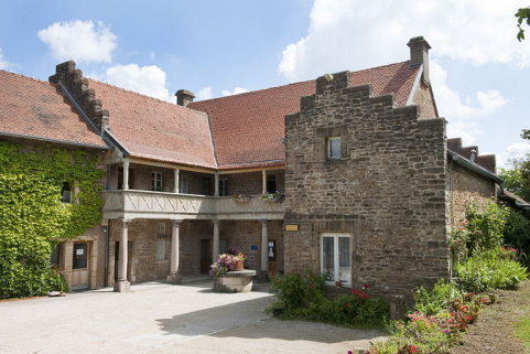 Demeure de Philibert de Molans (F), vue de trois quart droit. © Région Bourgogne-Franche-Comté, Inventaire du patrimoine