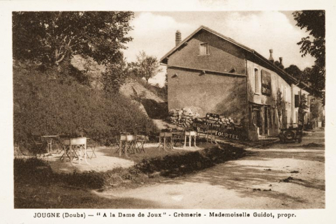 Jougne (Doubs)-"A la Dame de Joux"-Crèmerie- Mademoiselle Guidot, propr. © Région Bourgogne-Franche-Comté, Inventaire du patrimoine