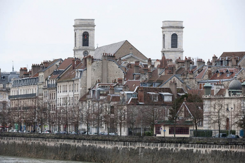 Vue du quai de Strasbourg depuis la grande roue installée, fin 2010, sur la place de la Révolution. © Région Bourgogne-Franche-Comté, Inventaire du Patrimoine