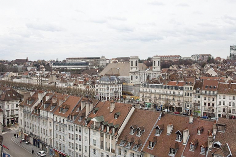Vue des quais Vieil Picard et de Strasbourg depuis la grande roue installée, fin 2010, sur la place de la Révolution. © Région Bourgogne-Franche-Comté, Inventaire du Patrimoine