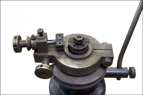 Partie supérieure de la machine à ménisquer Cathenoz. © Région Bourgogne-Franche-Comté, Inventaire du patrimoine