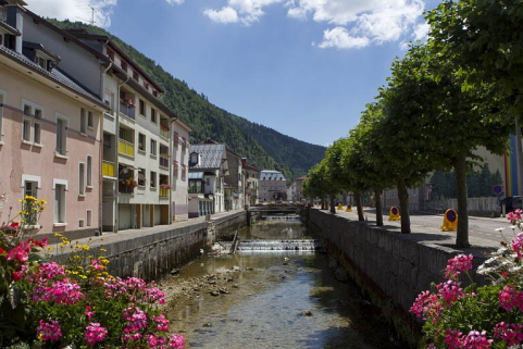 La Bienne et le Petit Quai, depuis le pont de la rue Merlin (pont du Curé). © Région Bourgogne-Franche-Comté, Inventaire du patrimoine La Bienne et le Petit Quai, depuis le pont de la rue Merlin (pont du Curé). © Région Bourgogne-Franche-Comté, Inventaire du patrimoine