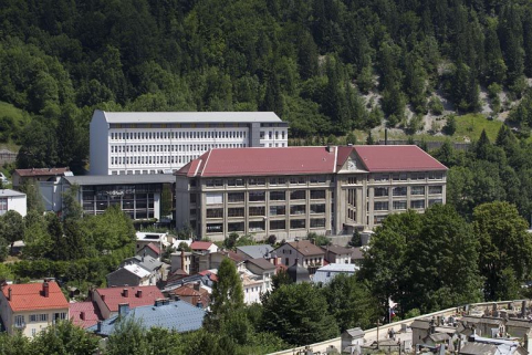 Vue d'ensemble, depuis l'ouest. A l'arrière, le bâtiment D après restauration. © Région Bourgogne-Franche-Comté, Inventaire du patrimoine Vue d'ensemble, depuis l'ouest. A l'arrière, le bâtiment D après restauration. © Région Bourgogne-Franche-Comté, Inventaire du patrimoine