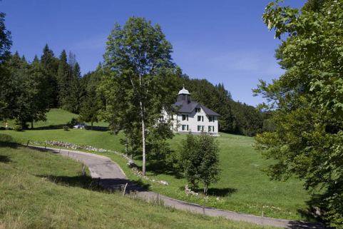 Vue d'ensemble, depuis l'est. © Région Bourgogne-Franche-Comté, Inventaire du patrimoine Vue d'ensemble, depuis l'est. © Région Bourgogne-Franche-Comté, Inventaire du patrimoine