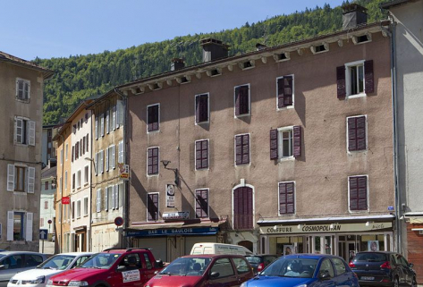 Vue d'ensemble, de trois quarts droite. © Région Bourgogne-Franche-Comté, Inventaire du patrimoine Vue d'ensemble, de trois quarts droite. © Région Bourgogne-Franche-Comté, Inventaire du patrimoine
