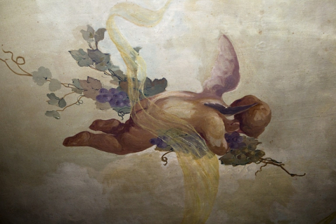 Salon : putto et pampres. © Région Bourgogne-Franche-Comté, Inventaire du patrimoine