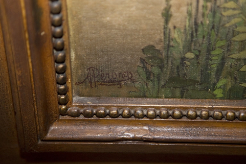 Salon : signature au bas de la peinture sur l'ébrasement droit de la fenêtre. © Région Bourgogne-Franche-Comté, Inventaire du patrimoine