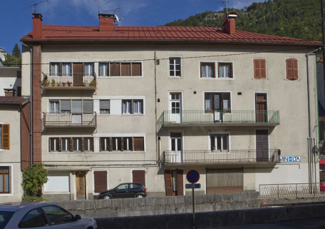 Face latérale gauche. © Région Bourgogne-Franche-Comté, Inventaire du patrimoine Face latérale gauche. © Région Bourgogne-Franche-Comté, Inventaire du patrimoine