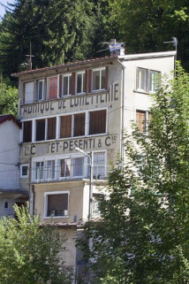 Ancienne usine de lunetterie L. Cottet-Pesenti et Cie (23 rue Wladimir Gagneur). © Région Bourgogne-Franche-Comté, Inventaire du patrimoine Ancienne usine de lunetterie L. Cottet-Pesenti et Cie (23 rue Wladimir Gagneur). © Région Bourgogne-Franche-Comté, Inventaire du patrimoine