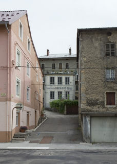 La rue Fenandre. © Région Bourgogne-Franche-Comté, Inventaire du patrimoine La rue Fenandre. © Région Bourgogne-Franche-Comté, Inventaire du patrimoine