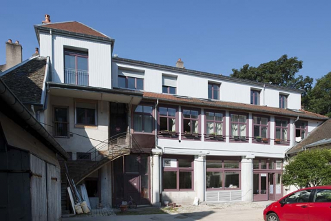 Vue d'ensemble de l'aile sur cour avec l'atelier d'horlogerie. © Région Bourgogne-Franche-Comté, Inventaire du Patrimoine