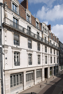 Vue d'ensemble depuis la rue de trois quarts gauche. © Région Bourgogne-Franche-Comté, Inventaire du Patrimoine Vue d'ensemble depuis la rue de trois quarts gauche. © Région Bourgogne-Franche-Comté, Inventaire du Patrimoine