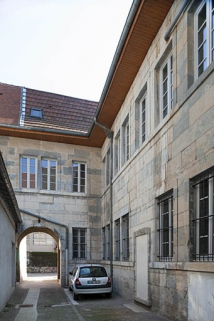 Vue du passage cocher depuis le fond de la cour. © Région Bourgogne-Franche-Comté, Inventaire du Patrimoine