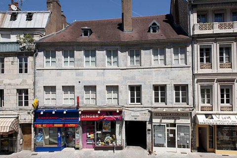 Vue d'ensemble du logis principal depuis la rue. © Région Bourgogne-Franche-Comté, Inventaire du Patrimoine