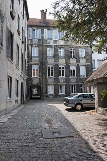 Vue d'ensemble de la façade postérieure du premier logis secondaire donnant sur la deuxième cour. © Région Bourgogne-Franche-Comté, Inventaire du Patrimoine