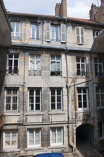 Premier logis secondaire : vue d'ensemble de la façade antérieure. © Région Bourgogne-Franche-Comté, Inventaire du Patrimoine