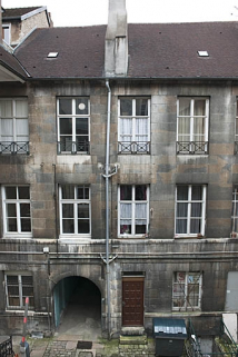 Logis principal : vue d'ensemble de la façade postérieure. © Région Bourgogne-Franche-Comté, Inventaire du Patrimoine