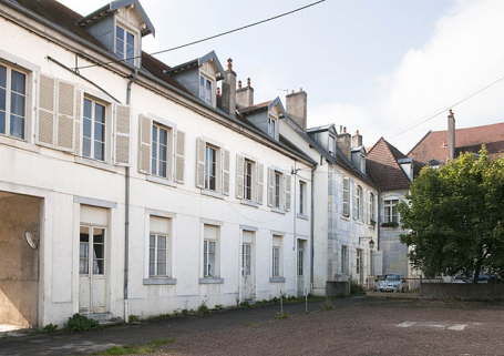 Aile droite : vue d'ensemble de trois quarts gauche. © Région Bourgogne-Franche-Comté, Inventaire du Patrimoine
