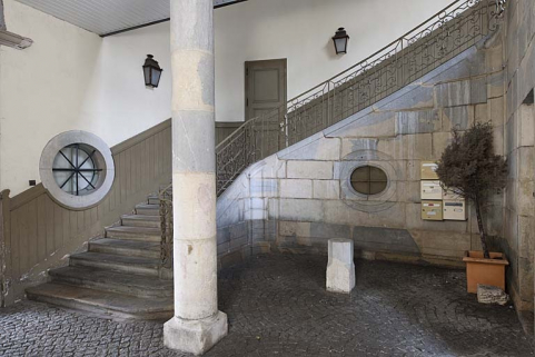 Hôtel : vue d'ensemble de l'escalier d'honneur, de trois quarts droit. © Région Bourgogne-Franche-Comté, Inventaire du Patrimoine