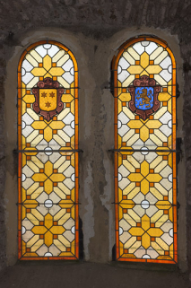 Vue générale des verrières héraldiques : Philibert de Molans et du Comté de Bourgogne. © Région Bourgogne-Franche-Comté, Inventaire du patrimoine