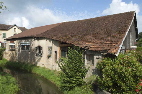 Vue rapprochée de la scierie le long du Drigeon. © Région Bourgogne-Franche-Comté, Inventaire du patrimoine