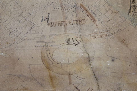 Plan archéologique : détail de l'amphithéâtre. © Région Bourgogne-Franche-Comté, Inventaire du Patrimoine