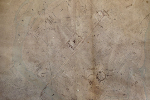 Plan archéologique : détail du forum et de l'ovile du Champs de Mars. © Région Bourgogne-Franche-Comté, Inventaire du Patrimoine