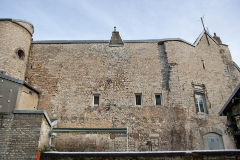 Façade postérieure donnant sur l'impasse : vue d'ensemble, de face. © Région Bourgogne-Franche-Comté, Inventaire du Patrimoine