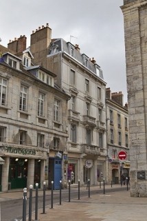 Vue d'ensemble des deux logis principaux depuis la rue, de trois quarts gauche. © Région Bourgogne-Franche-Comté, Inventaire du Patrimoine