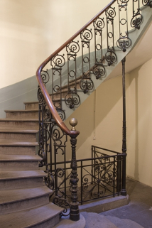 Logis principal droit : détail du départ de l'escalier. © Région Bourgogne-Franche-Comté, Inventaire du Patrimoine