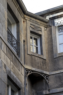 Deuxième cour, façade postérieure du premier logis secondaire : détail d'angle au niveau du premier étage. © Région Bourgogne-Franche-Comté, Inventaire du Patrimoine