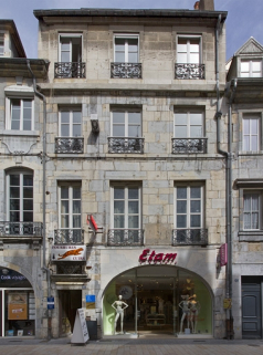 Logis principal : vue d'ensemble de la façade antérieure, de face. © Région Bourgogne-Franche-Comté, Inventaire du Patrimoine