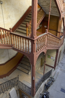 Vue d'ensemble de l'escalier à cage ouverte, en plongée. © Région Bourgogne-Franche-Comté, Inventaire du Patrimoine