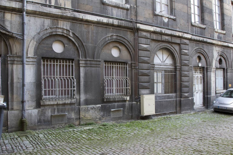 Aile gauche : détail du rez-de-chaussée, de trois quarts droit. © Région Bourgogne-Franche-Comté, Inventaire du Patrimoine