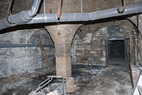 Logis principal, sous-sol : cave B, vue d'ensemble. © Région Bourgogne-Franche-Comté, Inventaire du Patrimoine